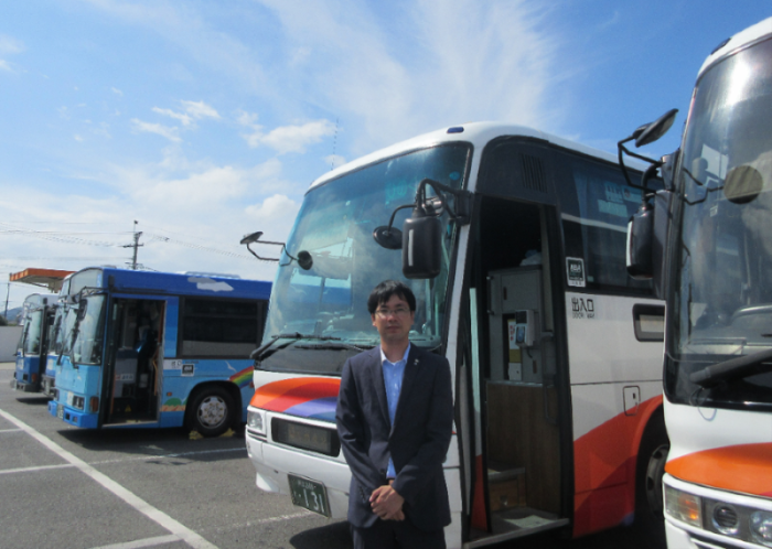 熊本県バス5社共同経営推進室様 熊本県内のバス事業者5社の共同経営において 複数社の異なるバス運行データの統合、管理、分析を実現