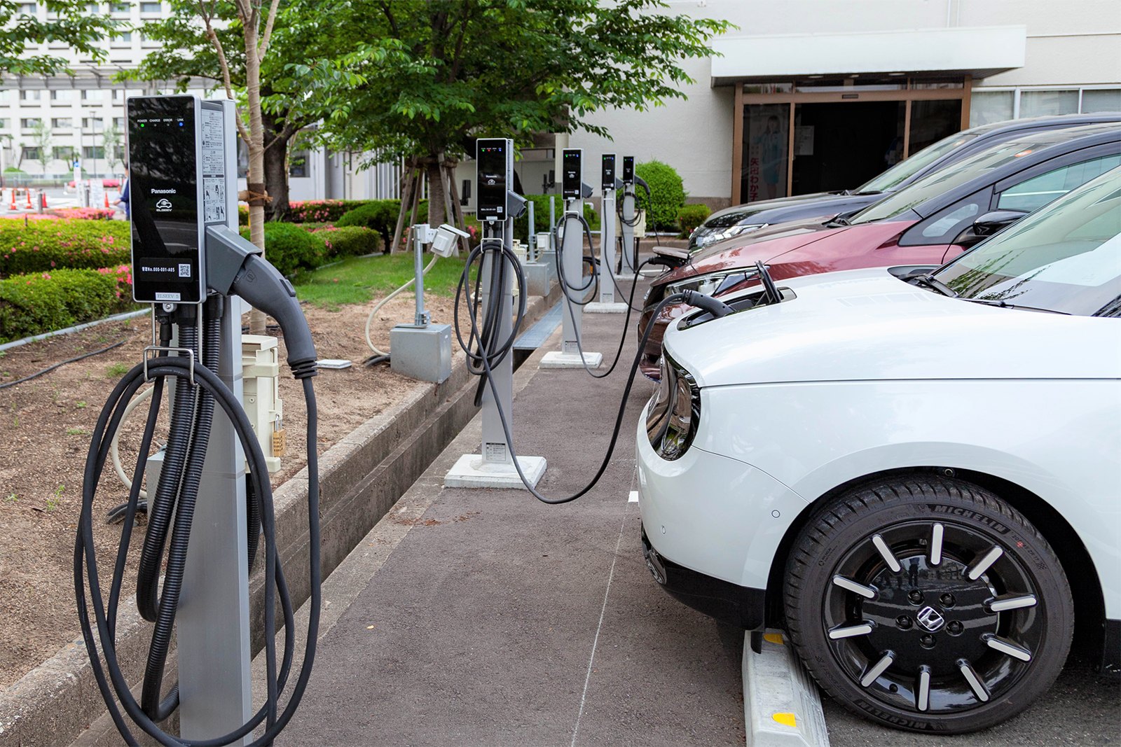 パナソニック株式会社エレクトリックワークス社様 集合住宅向けEV充電サービス｢Resi-Charge｣のシステム開発を支援！